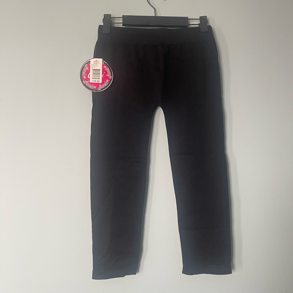 Capri Quarter Length Black Leggings M